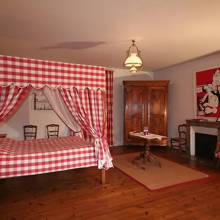 Logis De La Clef De Bois Nocleg ze śniadaniem *